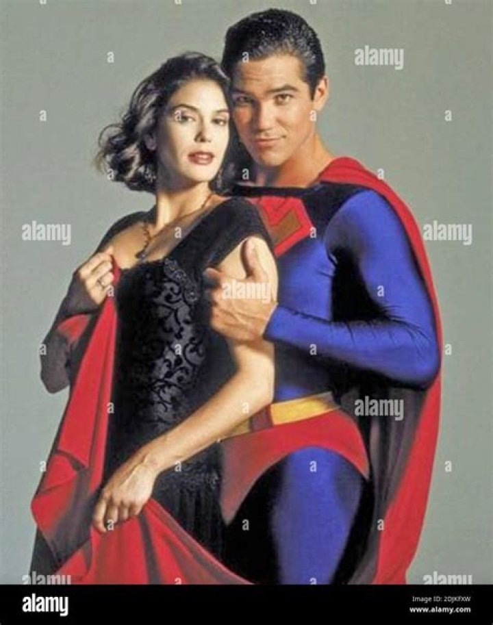 Dean Cain and Teri Hatcher in 'Lois & Clark'