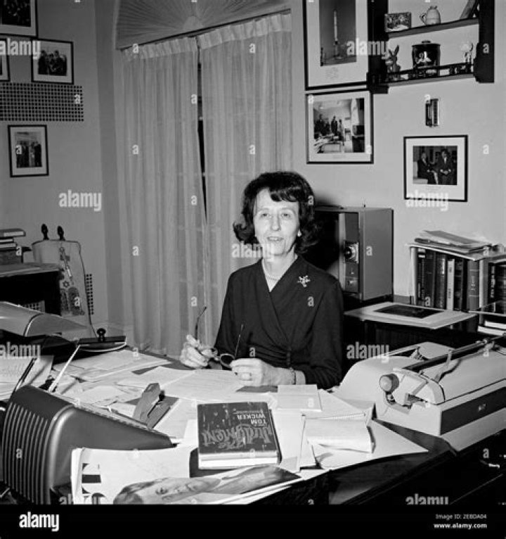 Evelyn Lincoln Evelyn Lincoln