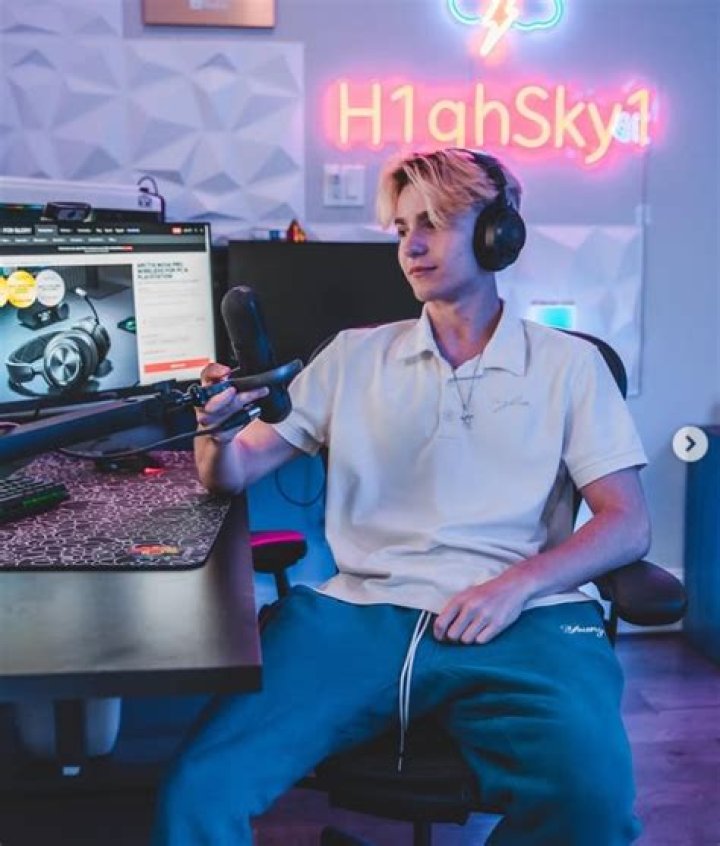 H1ghSky1 Biography