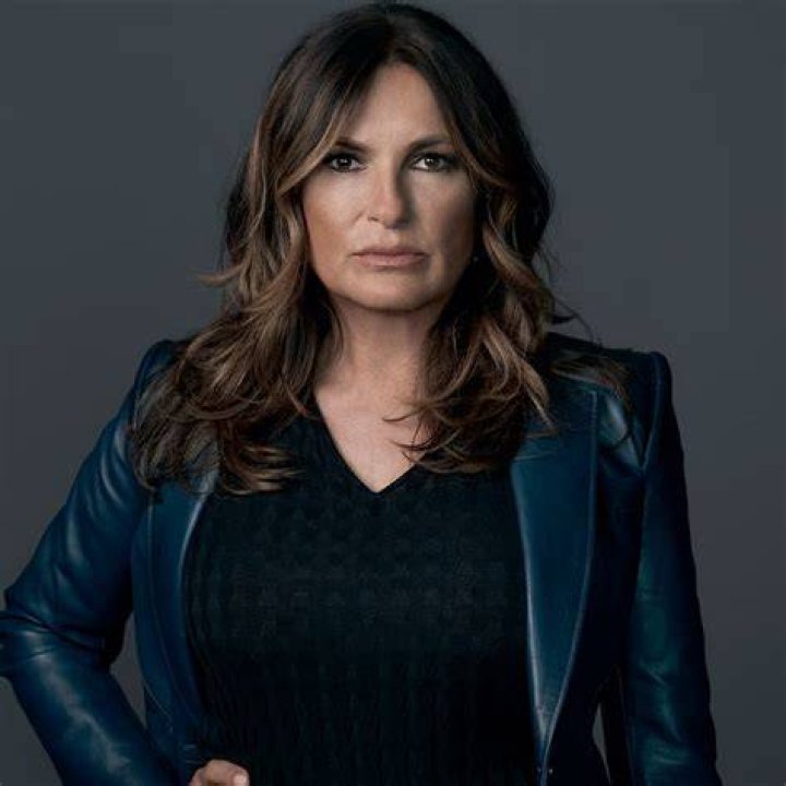 How old is Olivia Benson? – Celebrity