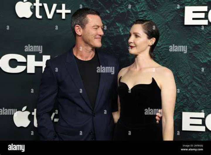 Is Luke Evans wife?
