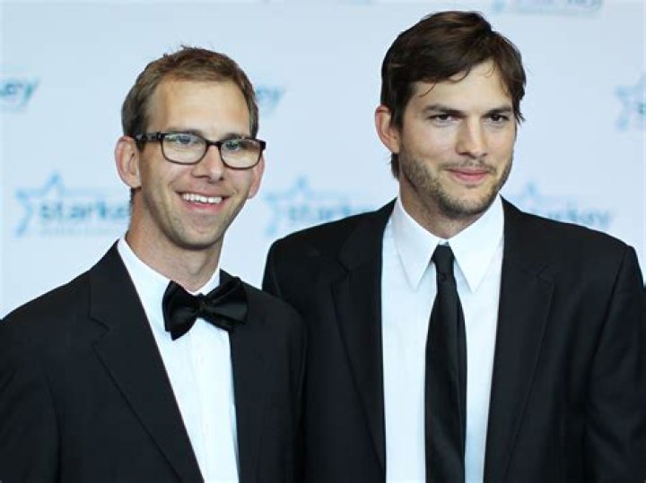 Ashton Kutcher siblings: Meet Michael Kutcher and Tausha Kutcher 1 Michael Kutcher 1