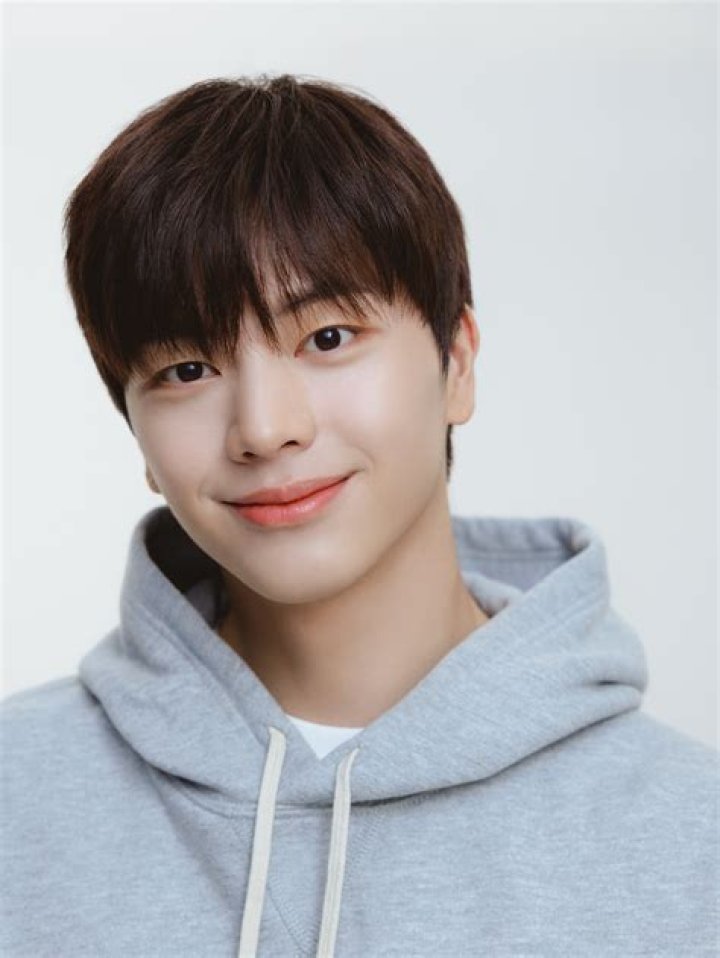 Yook Sung-jae Yook Sung-jae